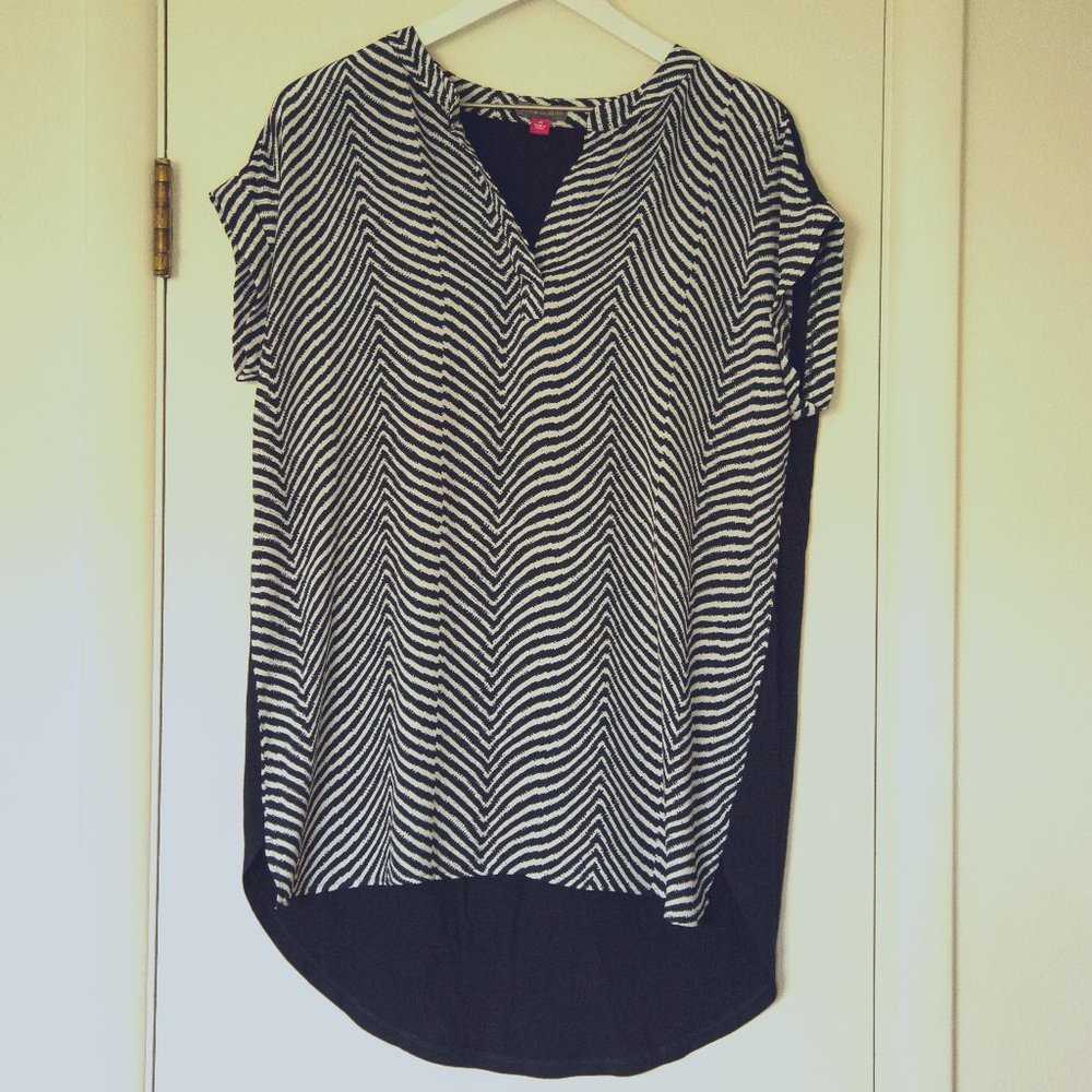 Vince Camuto Navy & White Tunic Blouse, Med